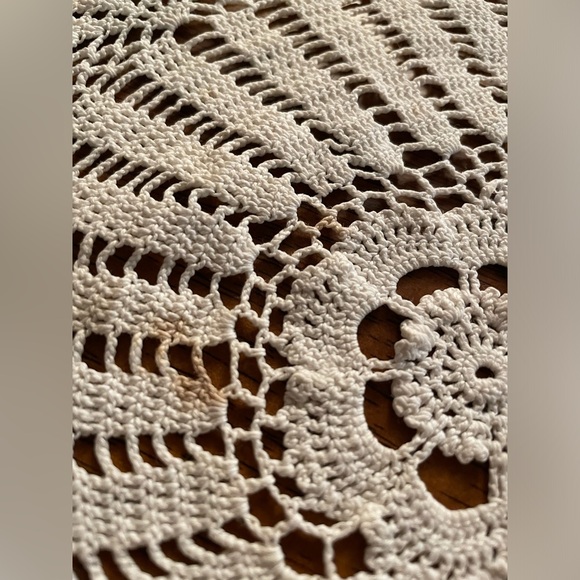 🧶 Hand Crochet Doily (Oval) - Picture 5 of 10